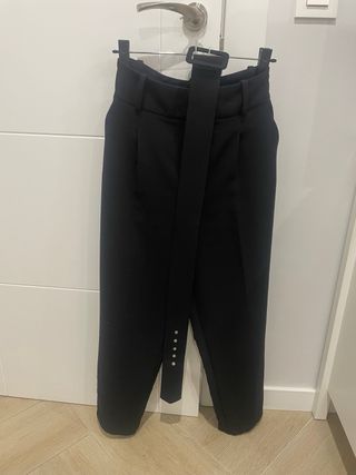 Pantalones ZARA rojos con cinturón