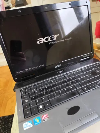 Acer azul marino en buen estado