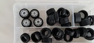 Llantas y Neumáticos Escala 1/24