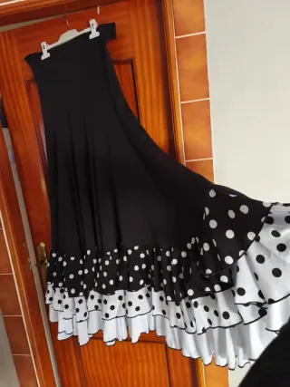 Falda ensayo flamenco lunares
