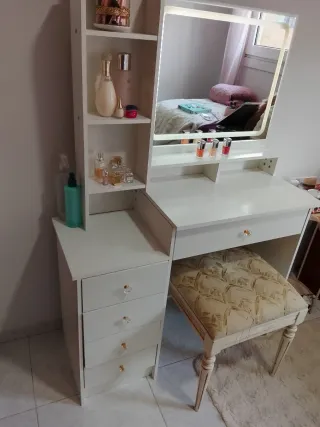 Tocador con luces LED