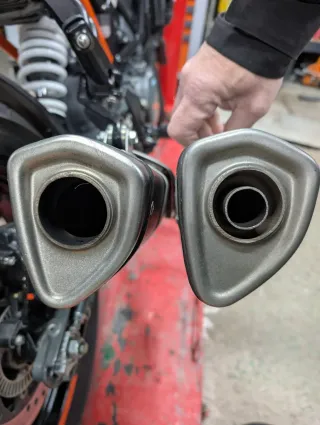 Escape KTM 390 sin dB killer