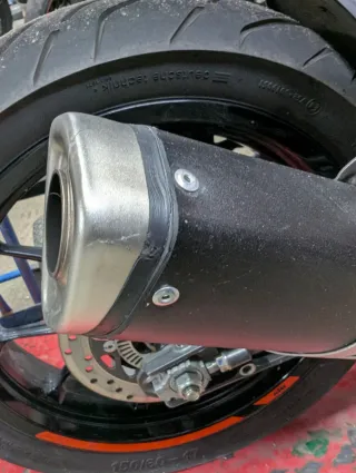 Escape KTM 390 sin dB killer