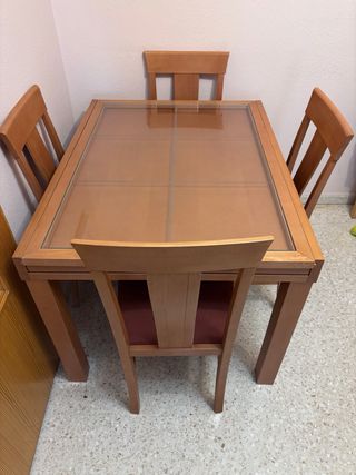 Mesa extensible madera con 4 sillas