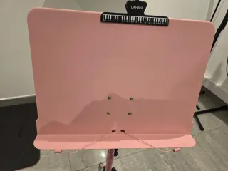 Atril rosa para partituras nuevo