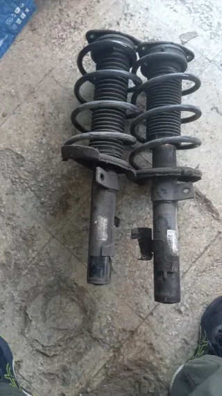 Amortiguadores Ford Focus 1.6 90cv