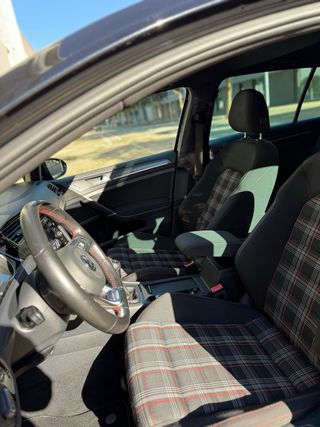 Volkswagen Golf 7.5 GTI IMPECABLE