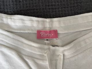 Pantalón deportivo blanco aterciopelado