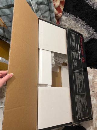 Cartoon (caja) de pioneer Dj