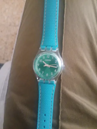 Reloj Camino Rojo y Beige