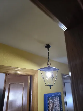 Lámpara de forja estilo rústico