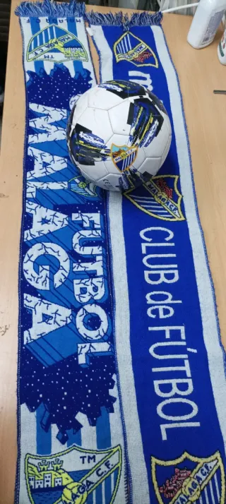 Pack bufandas y balón Málaga CF