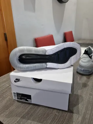Nike Air Max 270 Blancas Nuevas ORIGINALES