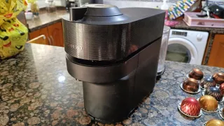 Cafetera Nespresso Vertuo Pop Negra