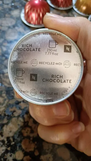 Cafetera Nespresso Vertuo Pop Negra