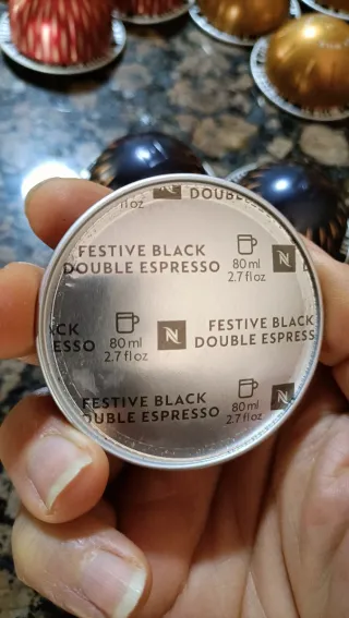 Cafetera Nespresso Vertuo Pop Negra