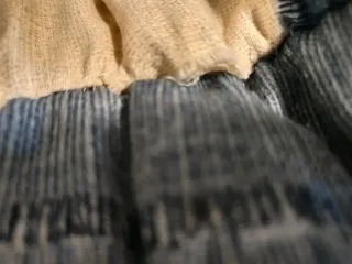 Edredón a cuadros azul y amarillo