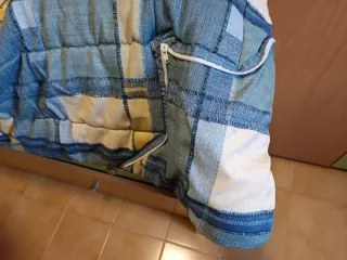 Edredón a cuadros azul y amarillo