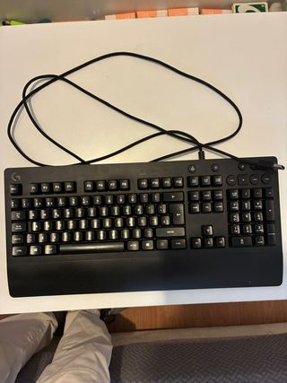 Teclado Gaming Logitech G213 Prodigy RGB