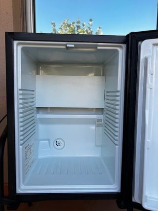 Mini nevera Dometic negra