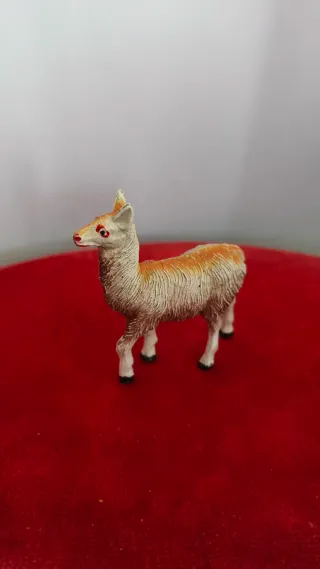 FIGURAS GOMA " JECSAN " Serie " FIERAS "