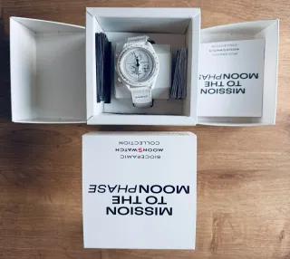 Swatch x Omega Moonswatch Mission to the Moonphase - Snoopy - Set Completo