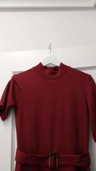 Vestido Zara Burdeos Midi Cinturón