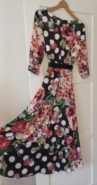 Vestido estampado floral midi. Matilde Cano.Boda.