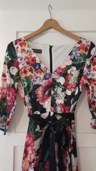 Vestido estampado floral midi. Matilde Cano.Boda.