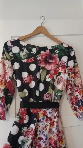 Vestido estampado floral midi. Matilde Cano.Boda.