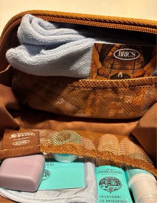 Neceser avión Qatar Brics