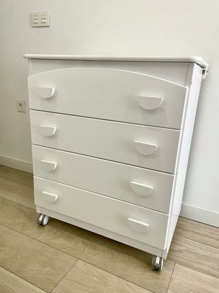 Cómoda bañera Micuna Luxe blanca 4 cajones