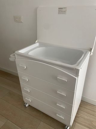 Cómoda bañera Micuna Luxe blanca 4 cajones