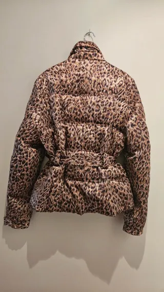 Chaqueta leopardo con cinturón