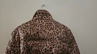Chaqueta leopardo con cinturón