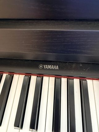 Piano digital Yamaha Arius