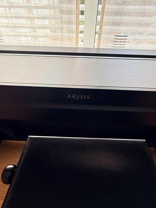 Piano digital Yamaha Arius