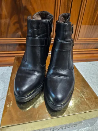 Stivali Nero Giardini neri con fibbie