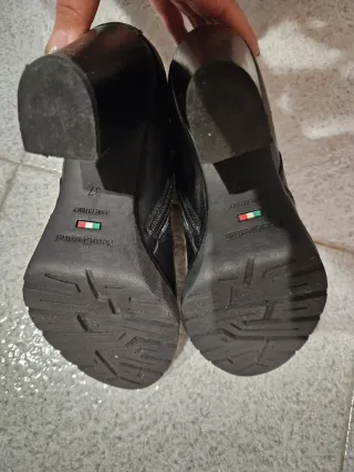 Stivali Nero Giardini neri con fibbie