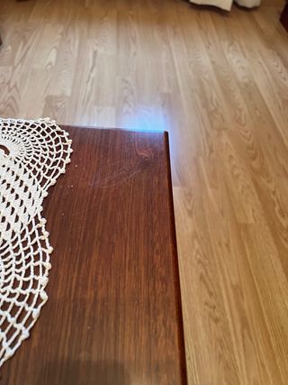 Mesita de salón de madera