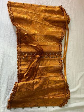 Corset naranja con volantes ajustable buen estado