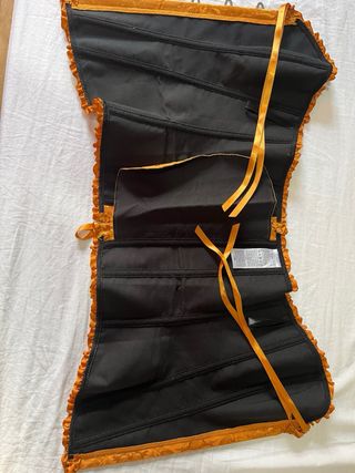 Corset naranja con volantes ajustable buen estado