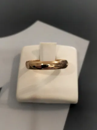 Alianza de oro para hombre nueva