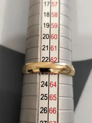 Alianza de oro para hombre nueva