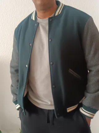 Chaqueta Varsity Gris y Verde