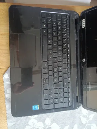 Portátil HP TPN C117 Negro, con batería