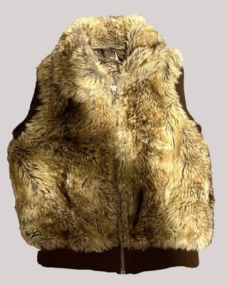 Chaleco pelo beige y marrón