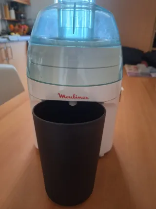 Exprimidor de frutas eléctrico