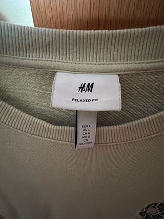 Sudadera H&M verde con estampado floral