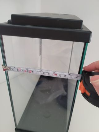 Acuario Negro y Transparente